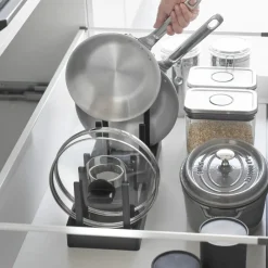 Justerbar skål/panne stativ sort