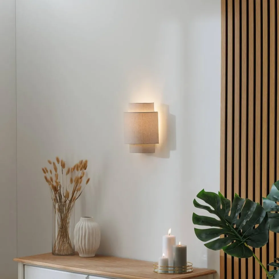 Nahel vegglampe beige i lin og stål 27 cm