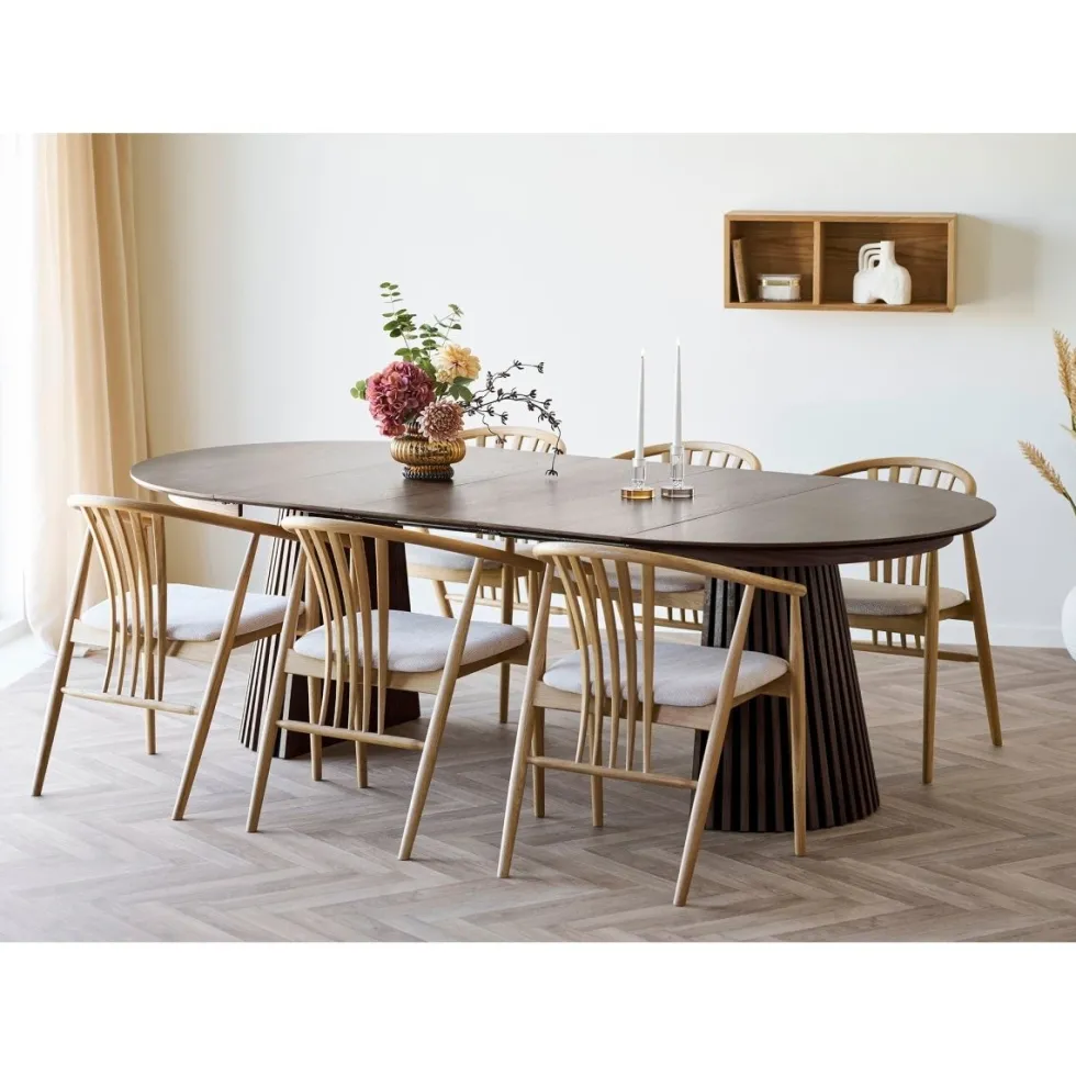 Osaka spisebord smoked oak veneer, uttrekkbart 120-240 cm
