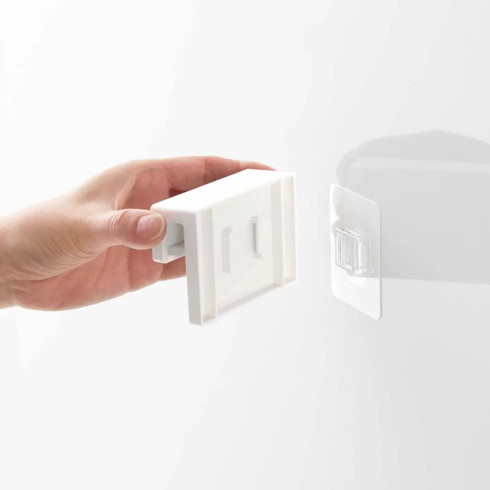 Selvklebende tannkremholder hvit 9 x 6 cm
