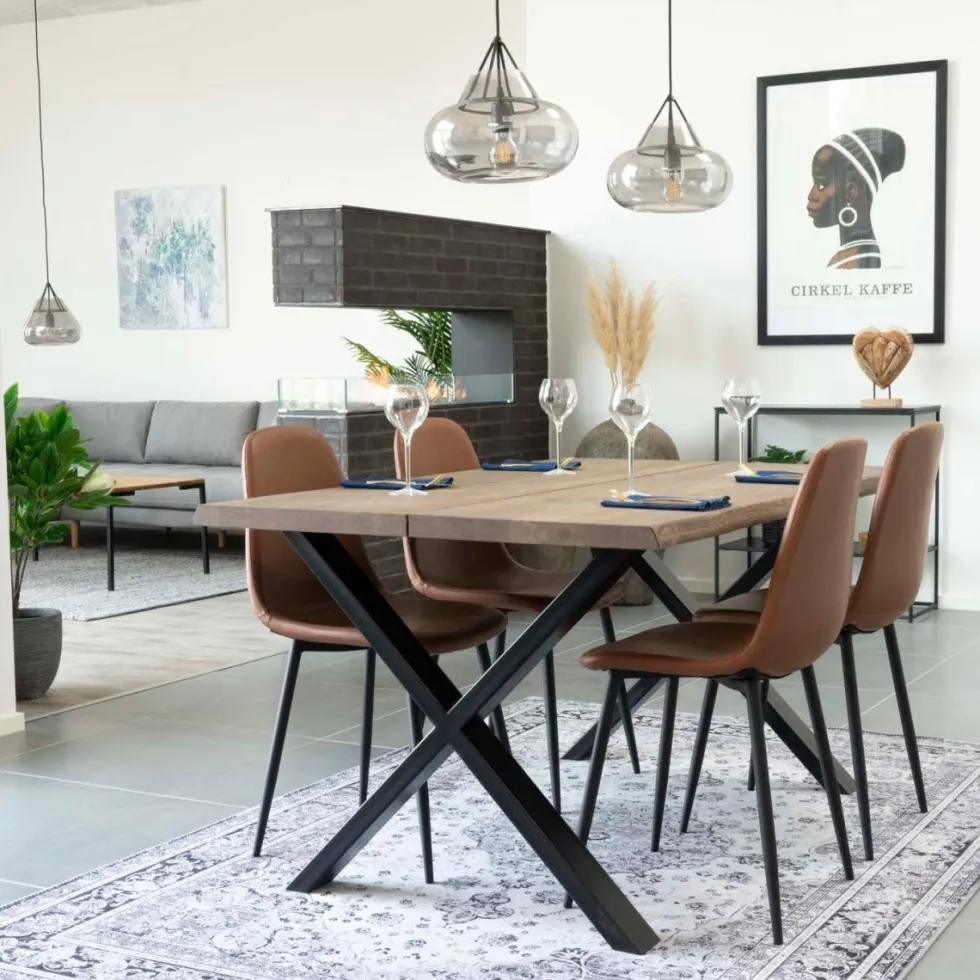 Toulon spisebord røkt eik 140 cm